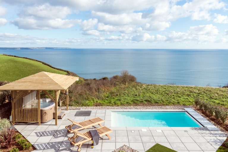 luxury-holiday-homes-with-swimming-pools-in-cornwall